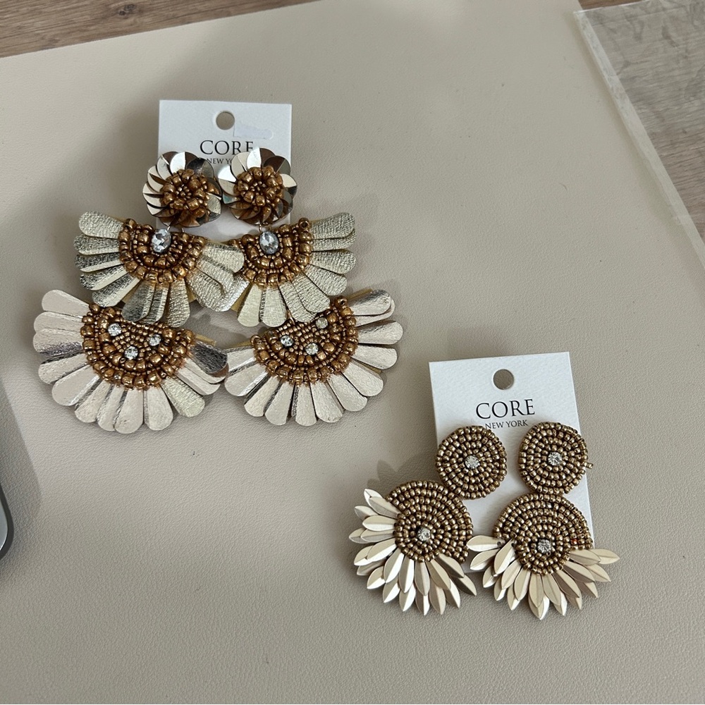 brand new gold earrings set (2)